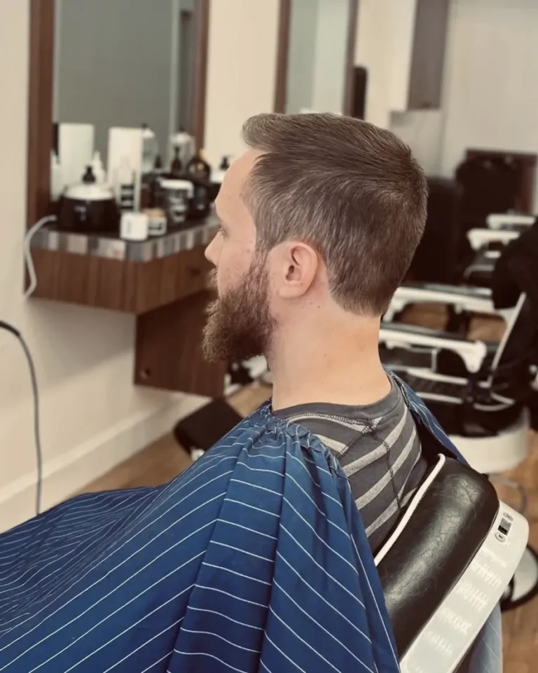 Textured crop with beard, rear view